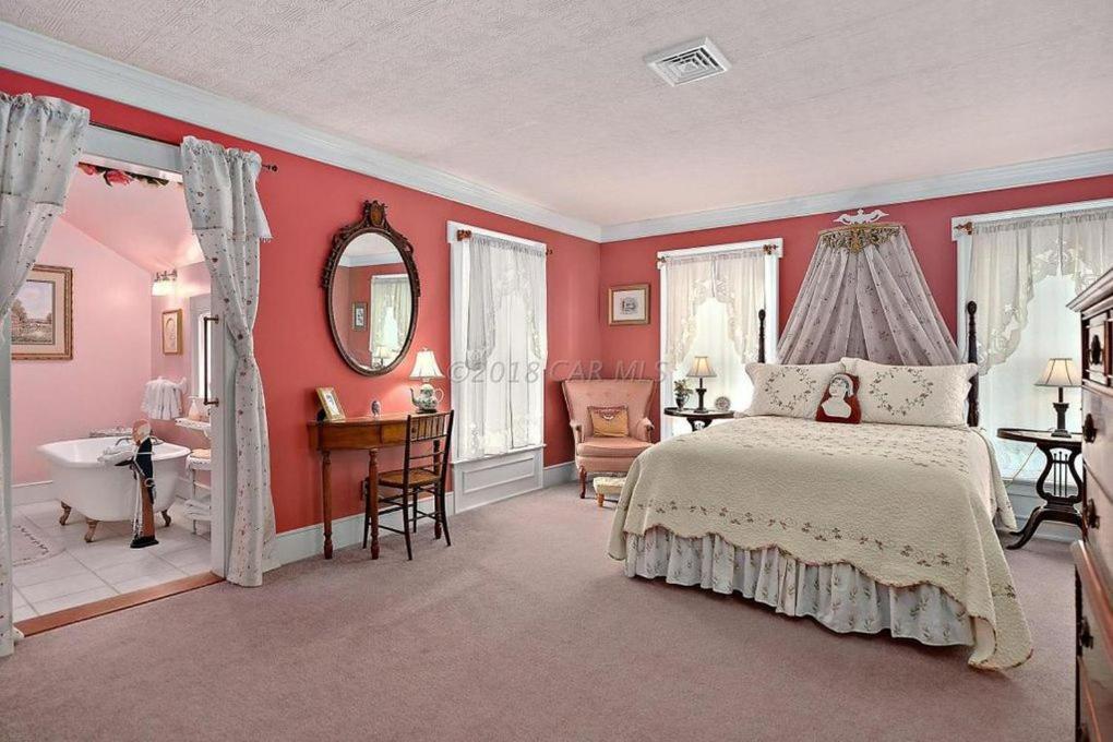 Princess Anne Book Lovers Inn Eksteriør bilde